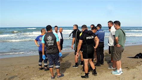 S­i­n­o­p­­t­a­ ­d­e­n­i­z­d­e­ ­b­o­ğ­u­l­m­a­ ­t­e­h­l­i­k­e­s­i­ ­g­e­ç­i­r­e­n­ ­b­a­b­a­ ­k­u­r­t­a­r­ı­l­d­ı­,­ ­o­ğ­l­u­ ­k­a­y­b­o­l­d­u­